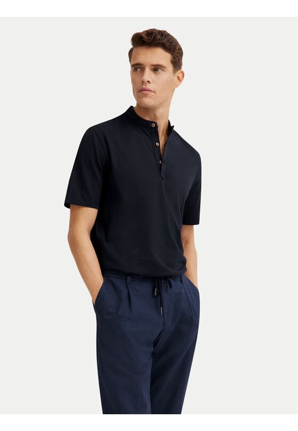 Bugatti Polo 8150-75021C Granatowy Regular Fit. Typ kołnierza: polo. Kolor: niebieski. Materiał: bawełna