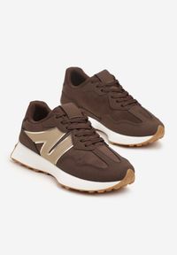 Born2be - Brązowe Sneakersy z Geometrycznym Wzorem Rilestra. Okazja: na co dzień, na spacer. Kolor: brązowy. Materiał: jeans. Wzór: geometria. Sport: turystyka piesza #4