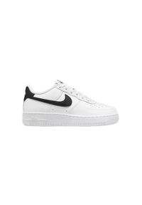 Buty do chodzenia damskie Nike Air Force 1. Zapięcie: sznurówki. Kolor: biały, czarny, wielokolorowy. Materiał: guma, skóra, syntetyk, materiał, tkanina. Szerokość cholewki: normalna. Model: Nike Air Force. Sport: turystyka piesza