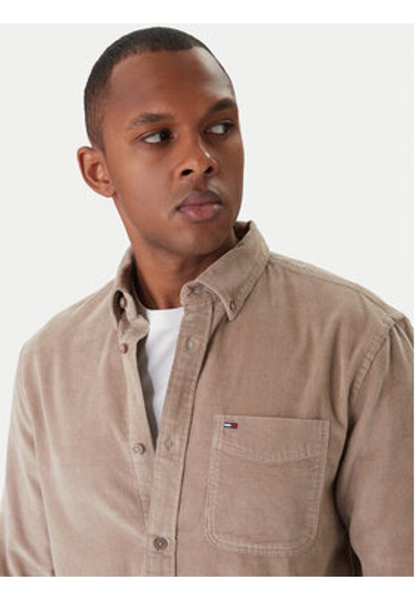 Tommy Jeans Koszula Baby Cord DM0DM22021 Beżowy Regular Fit. Kolor: beżowy. Materiał: bawełna