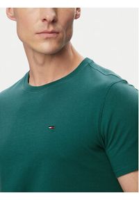 Tommy Jeans T-Shirt DM0DM04411 Zielony ciemny Slim Fit. Kolor: zielony. Materiał: bawełna #2