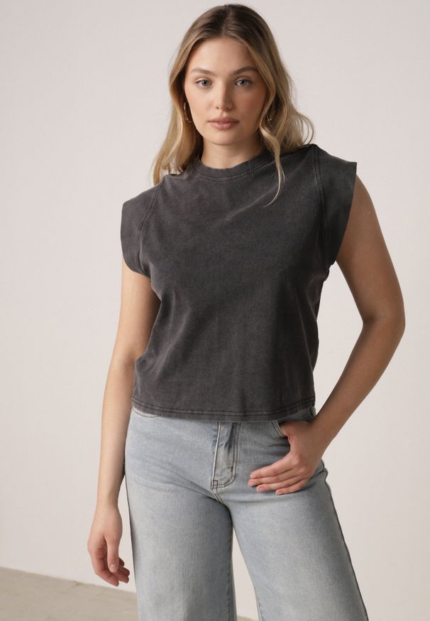 Born2be - Czarny Bawełniany Top z Efektem Sprania Belatia. Okazja: na co dzień. Kolor: czarny. Materiał: bawełna. Styl: casual