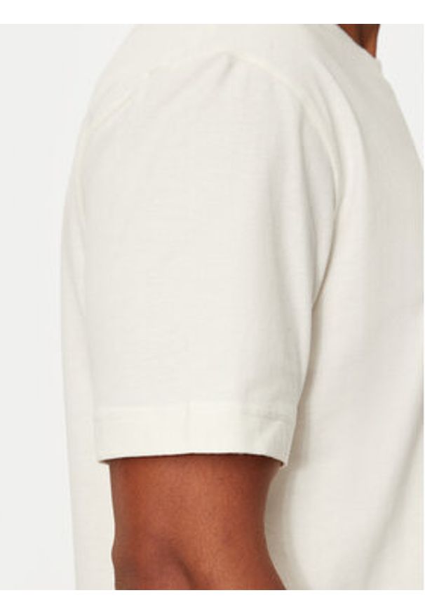 Calvin Klein Jeans T-Shirt J30J326158 Écru Regular Fit. Materiał: bawełna