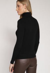 Born2be - Czarny Golf z Bawełną o Prostym Kroju Mevoresa. Okazja: na co dzień. Typ kołnierza: golf. Kolor: czarny. Materiał: bawełna. Styl: klasyczny, casual, elegancki #7