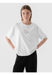 4f - 4F T-shirt oversize z nadrukiem damski - biały XS. Okazja: na co dzień. Kolor: biały. Materiał: bawełna, jersey, dzianina. Wzór: nadruk. Styl: sportowy, klasyczny, casual