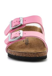 Klapki Birkenstock Arizona Bs 1027133 różowe. Okazja: na co dzień, na uczelnię, na spacer. Kolor: różowy. Materiał: materiał. Wzór: paski. Styl: casual #4