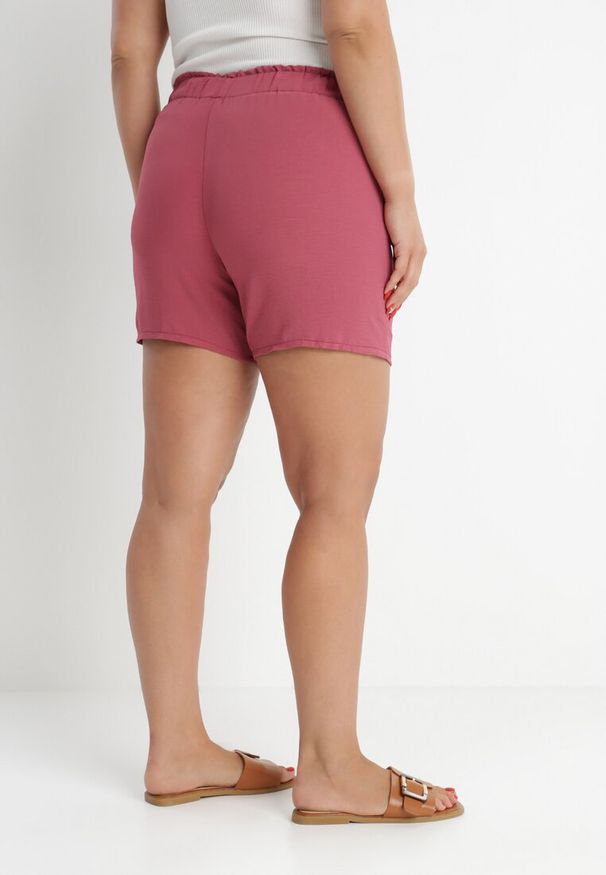 Born2be - Ciemnoróżowe Szorty Delilea. Kolekcja: plus size. Kolor: różowy. Wzór: gładki, aplikacja, kwiaty, jednolity