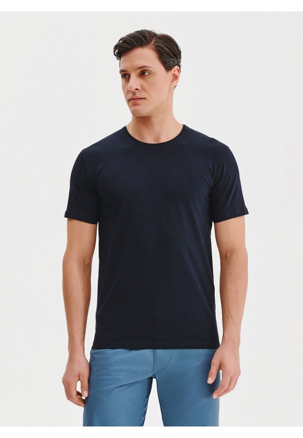 Pako Lorente - PAKO LORENTE – Granatowy gładki t-shirt męski. Kolor: czarny, biały, niebieski. Materiał: elastan, bawełna. Długość rękawa: krótki rękaw. Długość: krótkie. Wzór: gładki. Styl: klasyczny