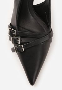 Renee - Czarne Czółenka z Noskiem w Szpic na Obcasie Kaczuszce z Dekoracyjnymi Klamrami Sinitte. Okazja: na co dzień. Nosek buta: szpiczasty. Zapięcie: klamry. Kolor: czarny. Materiał: jeans. Obcas: na obcasie. Styl: casual, wizytowy. Wysokość obcasa: średni #9