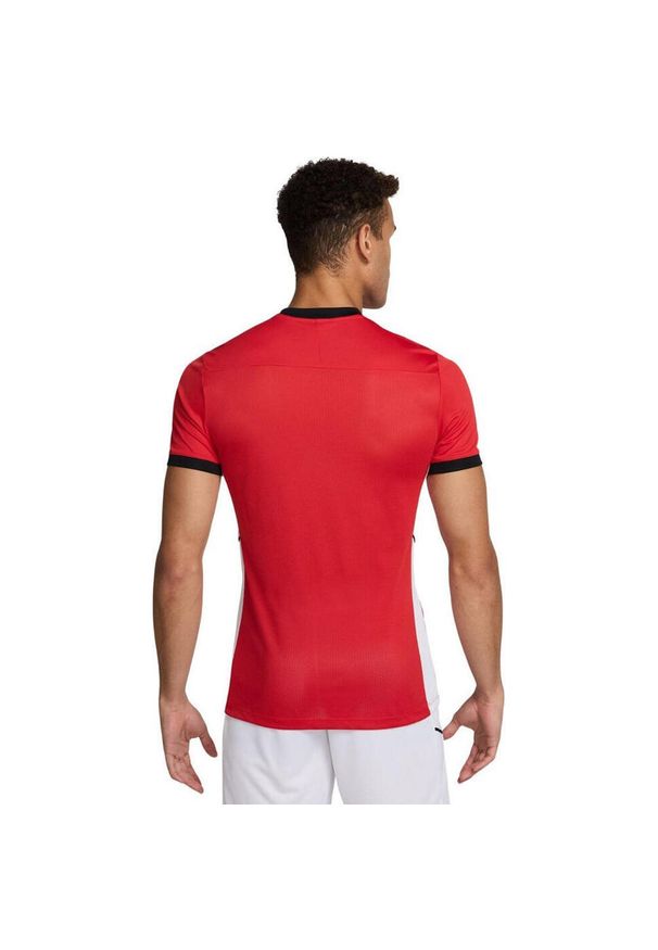 Nike - Męska Koszulka Z Krótkim Rękawem Academy 25 DriFIT. Kolor: czerwony. Długość rękawa: krótki rękaw. Długość: krótkie