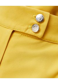 THECADESS - Żółte spodenki Palermo. Stan: podwyższony. Kolor: żółty. Materiał: tkanina. Styl: elegancki #4