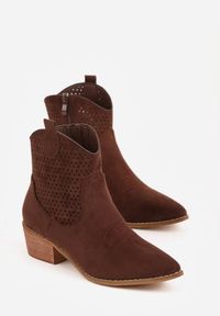 Born2be - Brązowe Ażurowe Botki Vices w Stylu Kowbojek na Obcasie Norfedi. Okazja: na co dzień. Nosek buta: szpiczasty. Kolor: brązowy. Materiał: jeans. Wzór: ażurowy. Obcas: na obcasie. Styl: casual, boho. Wysokość obcasa: średni #4