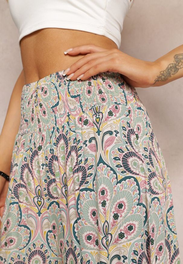 Renee - Różowo-Miętowe Spodnie z Gumką w Pasie i Szerokimi Nogawkami z Wiskozy Adotria. Kolor: różowy. Materiał: wiskoza