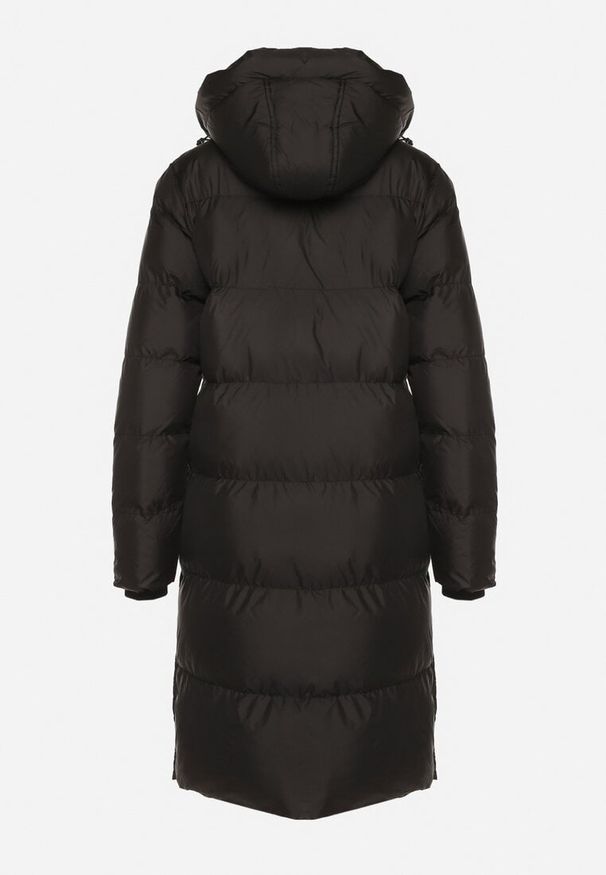 Born2be - Czarna Długa Kurtka Pikowana z Kapturem Genama. Okazja: na co dzień, na spacer. Typ kołnierza: kaptur. Kolor: czarny. Materiał: poliester, dzianina, jeans. Długość: długie. Styl: casual, klasyczny