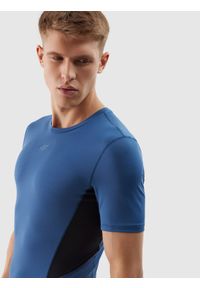 4f - Koszulka treningowa slim z materiałów z recyklingu męska - granatowa. Kolor: niebieski. Materiał: materiał. Długość rękawa: krótki rękaw. Długość: krótkie. Wzór: ze splotem, gładki. Sport: fitness #2