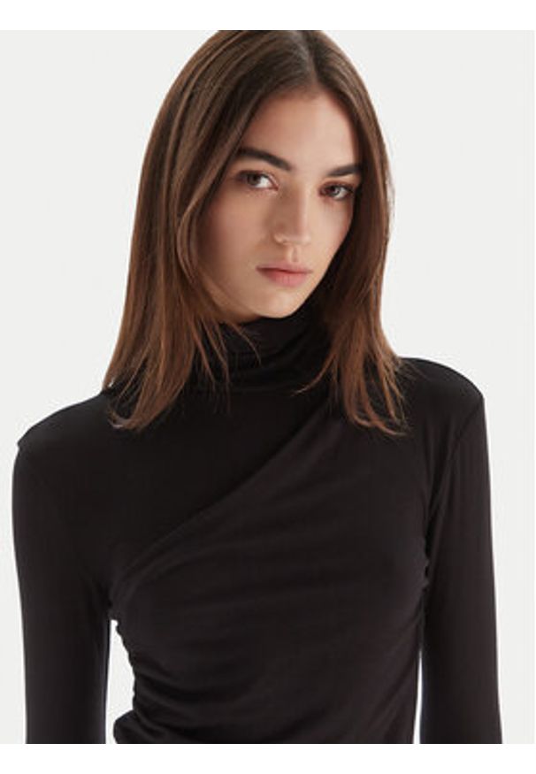 Patrizia Pepe Bluzka 2M4478 J337 Czarny Regular Fit. Kolor: czarny. Materiał: syntetyk