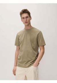 Reserved - Bawełniany t-shirt regular - oliwkowy. Kolor: oliwkowy. Materiał: bawełna