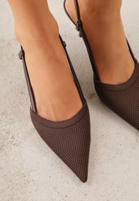 Renee - Brązowe Ażurowe Sandały na Szpilce Typu Slingback Pavidia. Zapięcie: sprzączka. Kolor: brązowy. Materiał: koronka. Wzór: ażurowy. Obcas: na szpilce #9