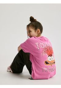 Reserved - T-shirt z nadrukiem Inside Out - fuksja. Kolor: różowy. Materiał: bawełna. Wzór: nadruk #1