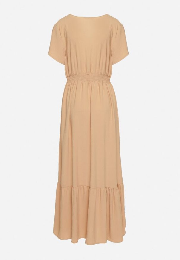 Born2be - Ciemnobeżowa Sukienka z Cienkimi Gumkami w Pasie Ozdobiona Guzikami z Rozcięciem i Falbanką Farcia. Okazja: na co dzień. Kolor: beżowy. Długość rękawa: krótki rękaw. Wzór: aplikacja. Typ sukienki: proste. Styl: casual, elegancki