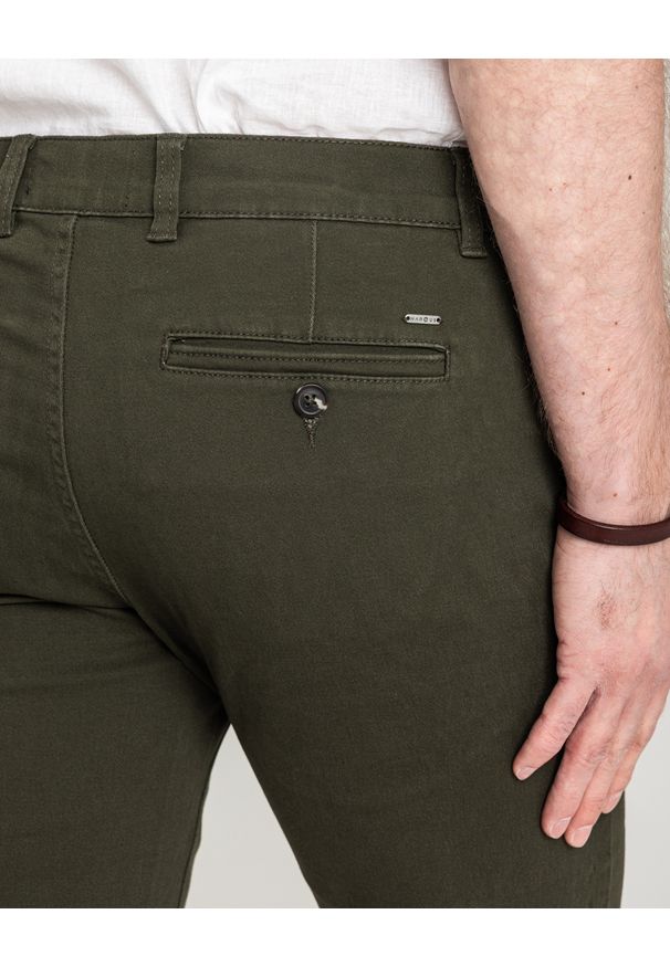MARCUS - Męskie Spodenki Marcus Gerry Chino Shorts Olive Green 19-200266-5052
