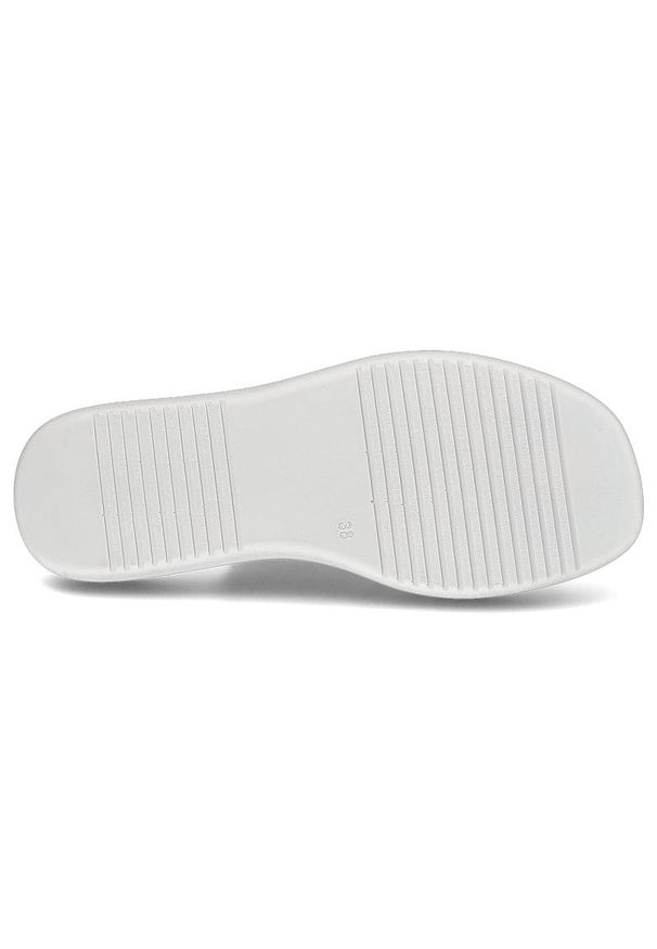 Białe Sandały Nessi Wygodne Skórzane Buty. Kolor: biały. Materiał: skóra