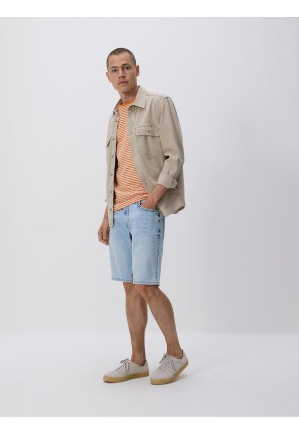 Reserved - Jeansowe szorty slim fit - niebieski. Kolor: niebieski. Materiał: jeans
