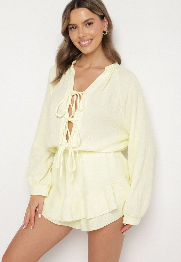 Born2be - Żółty Wiązany Bawełniany Kombinezon Boho z Falbankami i Wiązaniem Lalelia. Kolor: żółty. Materiał: bawełna. Sezon: lato. Styl: boho