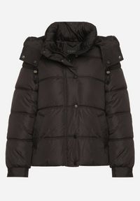 Born2be - Czarna Kurtka Puffer o Fasonie Oversize z Kapturem i Naszywką Azirva. Okazja: na co dzień. Typ kołnierza: kaptur. Kolor: czarny. Materiał: dzianina. Wzór: aplikacja. Styl: sportowy, casual