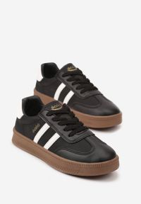 Renee - Czarno-Białe Sneakersy Sportowe z Ozdobnymi Paskami i Przeszyciami Wenilan. Okazja: na co dzień. Zapięcie: pasek. Kolor: czarny. Materiał: jeans. Wzór: paski. Obcas: na płaskiej podeszwie #5