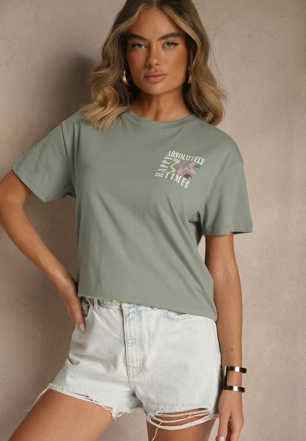 Renee - Ciemnozielony T-shirt z Bawełny o Kroju Oversize Fillinea. Okazja: na co dzień. Kolor: zielony. Materiał: bawełna. Wzór: napisy, aplikacja. Styl: klasyczny, casual