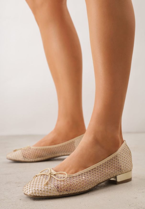 Renee - Beżowe Balerinki ze Skórzaną Wkładką Siateczkową Cholewką Kokardą i Cyrkoniami Dorixa. Okazja: na co dzień. Kolor: beżowy. Materiał: skóra. Szerokość cholewki: normalna. Styl: casual