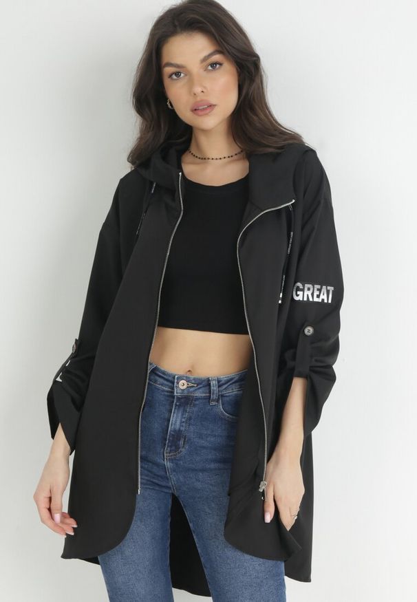 Born2be - Czarna Kurtka Oversize Wiatrówka z Kapturem Lafise. Typ kołnierza: kaptur. Kolor: czarny. Długość rękawa: długi rękaw. Długość: długie