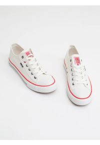 Big-Star - Trampki męskie niskie białe JJ174600 101. Okazja: do pracy, na co dzień. Zapięcie: sznurówki. Kolor: biały. Materiał: jeans, żakard. Szerokość cholewki: normalna. Styl: sportowy, casual