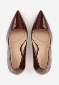 Born2be - Brązowe Szpilki VICES z Lakierowanym Efektem Jestiva. Okazja: na co dzień. Kolor: brązowy. Materiał: lakier. Obcas: na szpilce. Styl: casual, klasyczny, elegancki. Wysokość obcasa: wysoki #4