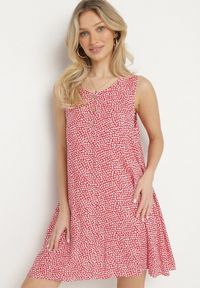 Born2be - Czerwona Bawełniana Rozkloszowana Sukienka Ozdobiona Kwiatami i Guzikami Lisavella. Okazja: na spacer, na co dzień. Kolor: czerwony. Materiał: bawełna. Wzór: kwiaty, aplikacja. Sezon: lato. Styl: elegancki, casual, klasyczny #1