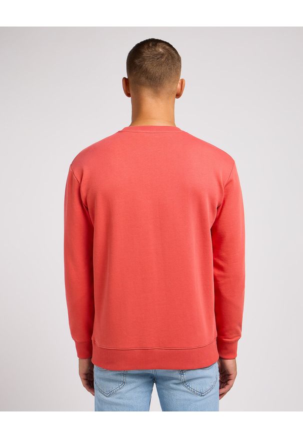 Lee - LEE WOBBLY SWS MĘSKA BLUZA NIEROZPINANA LOGO POPPY 112349356 L81M015640