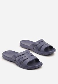 Born2be - Granatowe Piankowe Klapki z Ozdobnymi Wycięciami Solritia. Okazja: na plażę, na spacer. Kolor: niebieski. Materiał: jeans. Sezon: lato #6