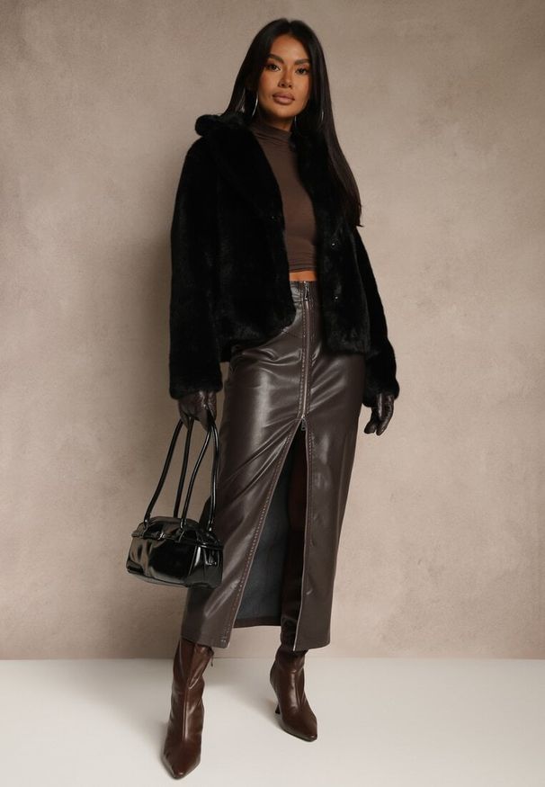 Renee - Czarna Elegancka Kurtka Futerko o Krótkim Kroju z Kołnierzem Girivine. Okazja: na randkę, na co dzień. Kolor: czarny. Materiał: futro. Długość: krótkie. Styl: elegancki