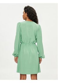 Selected Femme Sukienka 16089064 Zielony Regular Fit. Kolor: zielony. Materiał: wiskoza