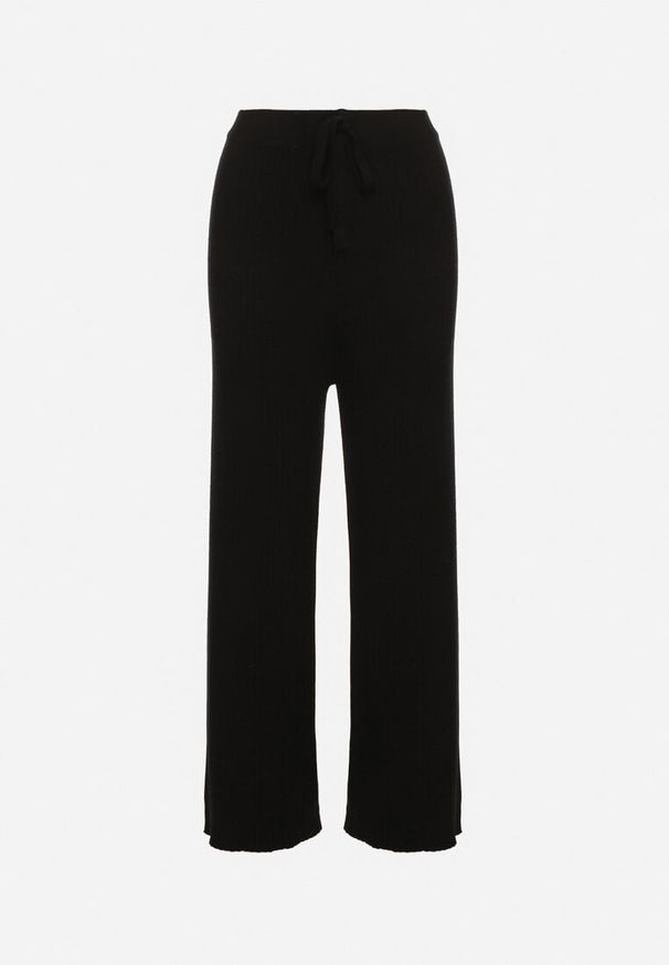 Born2be - Czarne Szerokie Spodnie High Waist z Wiskozą z Gumką w Pasie Essica. Okazja: na co dzień. Stan: podwyższony. Kolor: czarny. Materiał: wiskoza. Wzór: aplikacja. Styl: casual, elegancki
