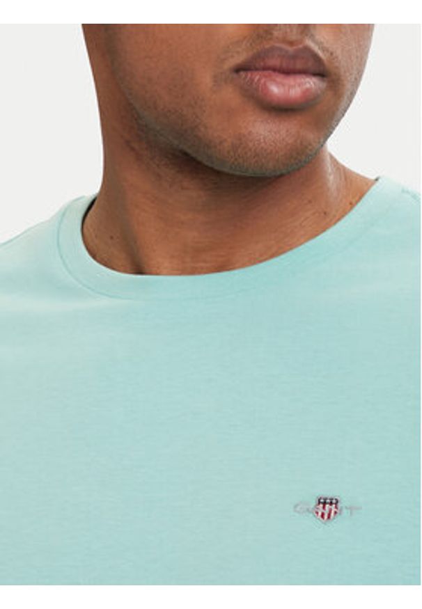 GANT - Gant T-Shirt Shield 2003184 Turkusowy Regular Fit. Kolor: turkusowy. Materiał: bawełna