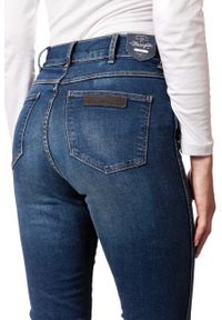 Wrangler - WRANGLER JESS DAMSKIE SPODNIE JEANSOWE W22GX134D. Stan: podwyższony #4