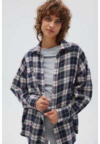 Marsala - Koszula typu oversize w kratę GRANATOWO CZERWONĄ - RENO. Kolor: wielokolorowy, niebieski, czerwony. Materiał: tkanina, bawełna. Długość rękawa: długi rękaw. Długość: długie. Styl: klasyczny #1