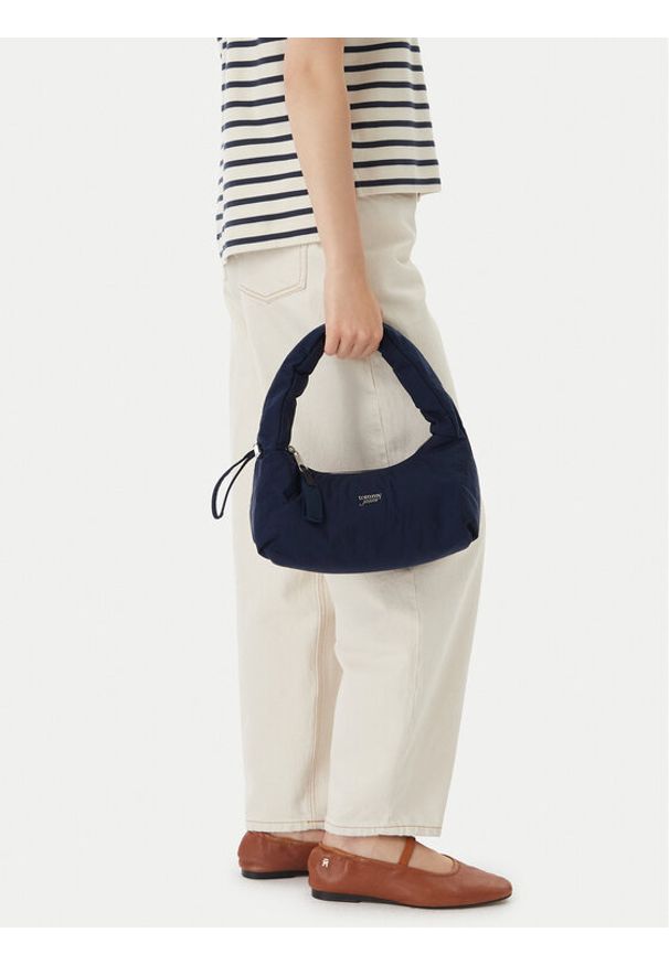Tommy Jeans Torebka Metal Logo Padded Strap Shoulder Bag AW0AW18583 Granatowy. Kolor: niebieski
