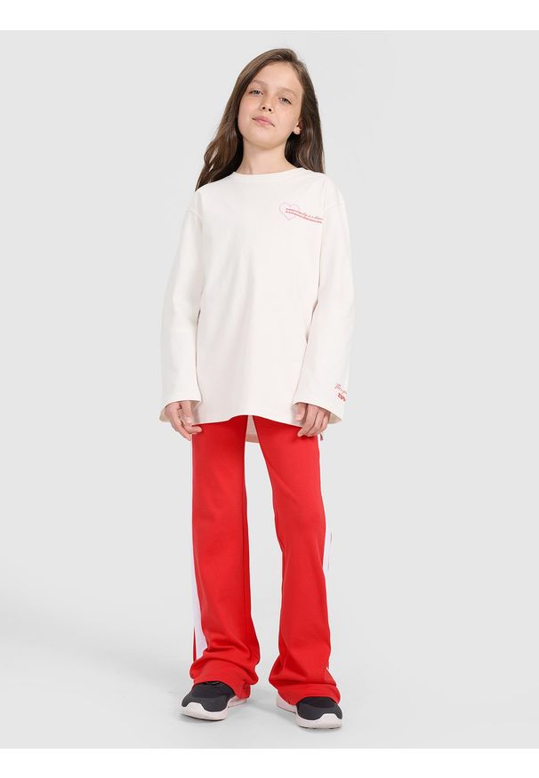 4f - 4F Longsleeve oversize z nadrukiem dziewczęcy - biały 140 (9-10 lat). Okazja: na co dzień. Kolor: biały. Materiał: jersey, bawełna, materiał. Długość rękawa: długi rękaw. Długość: długie. Wzór: nadruk. Sezon: lato. Styl: sportowy, klasyczny, casual