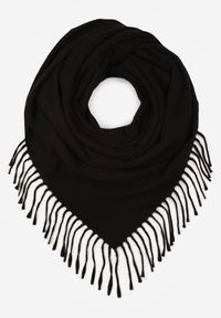 Born2be - Czarny Gładki Szalik z Frędzlami Vetiela. Okazja: na co dzień. Kolor: czarny. Materiał: jeans. Wzór: gładki. Sezon: zima, jesień. Styl: casual, elegancki #3