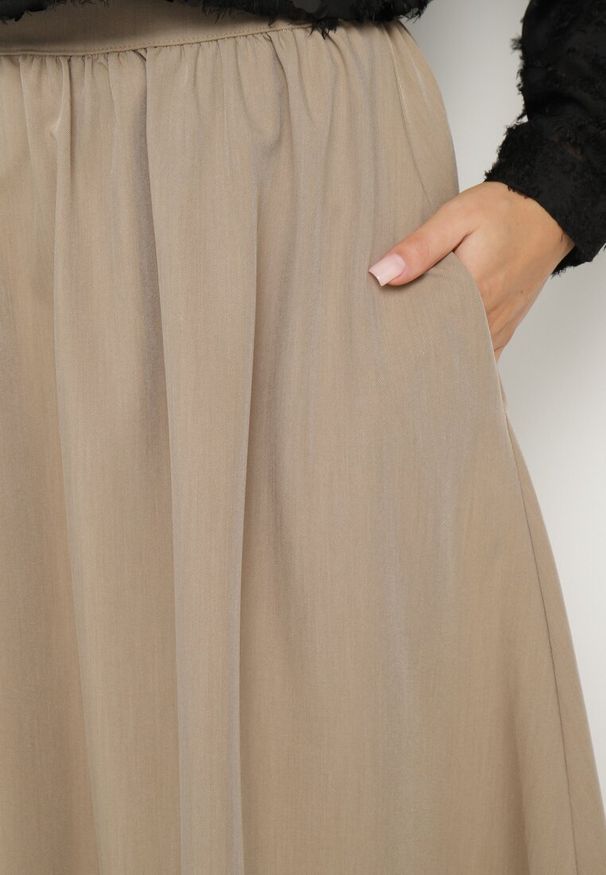 Born2be - Beżowa Rozkloszowana Spódnica z Wiskozą Jenneva. Okazja: na co dzień. Kolor: beżowy. Materiał: wiskoza. Styl: casual, elegancki