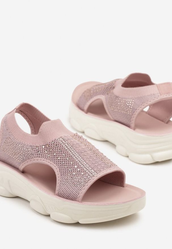 Born2be - Różowe Sandały Sportowe z Elastyczną Cholewką na Grubej Podeszwie Lirasette. Okazja: na spacer, na co dzień. Kolor: różowy. Materiał: jeans. Sezon: lato. Styl: sportowy