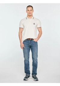 Big-Star - koszulka męska polo perłowa seller 103. Typ kołnierza: polo. Kolor: kremowy. Materiał: dresówka, bawełna, jeans, dzianina. Wzór: haft. Styl: klasyczny, elegancki #3